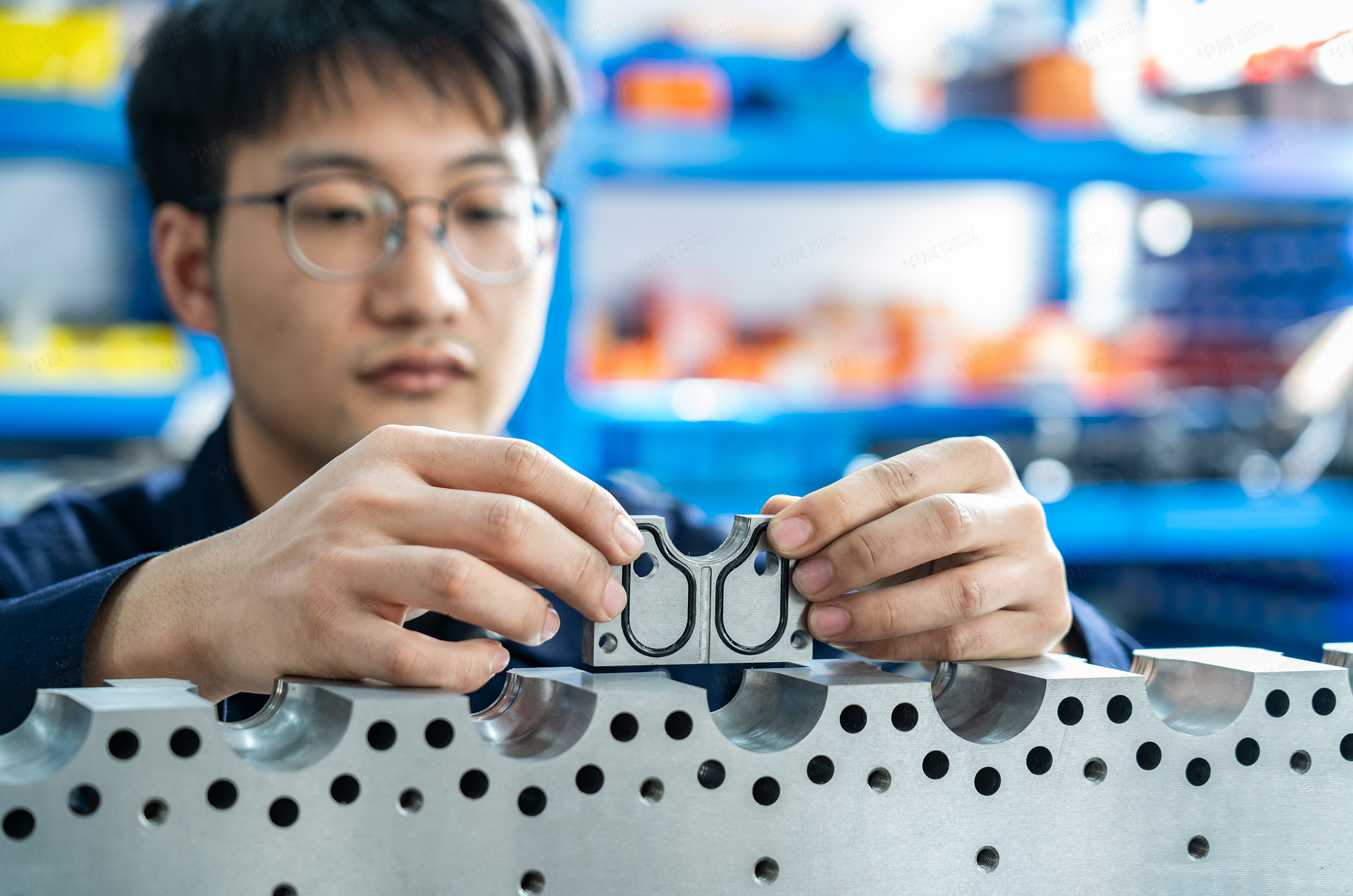 企业形象图片拍摄,产品拍摄,产品图片精修,秋山模具企业形象拍摄,产品图片拍摄